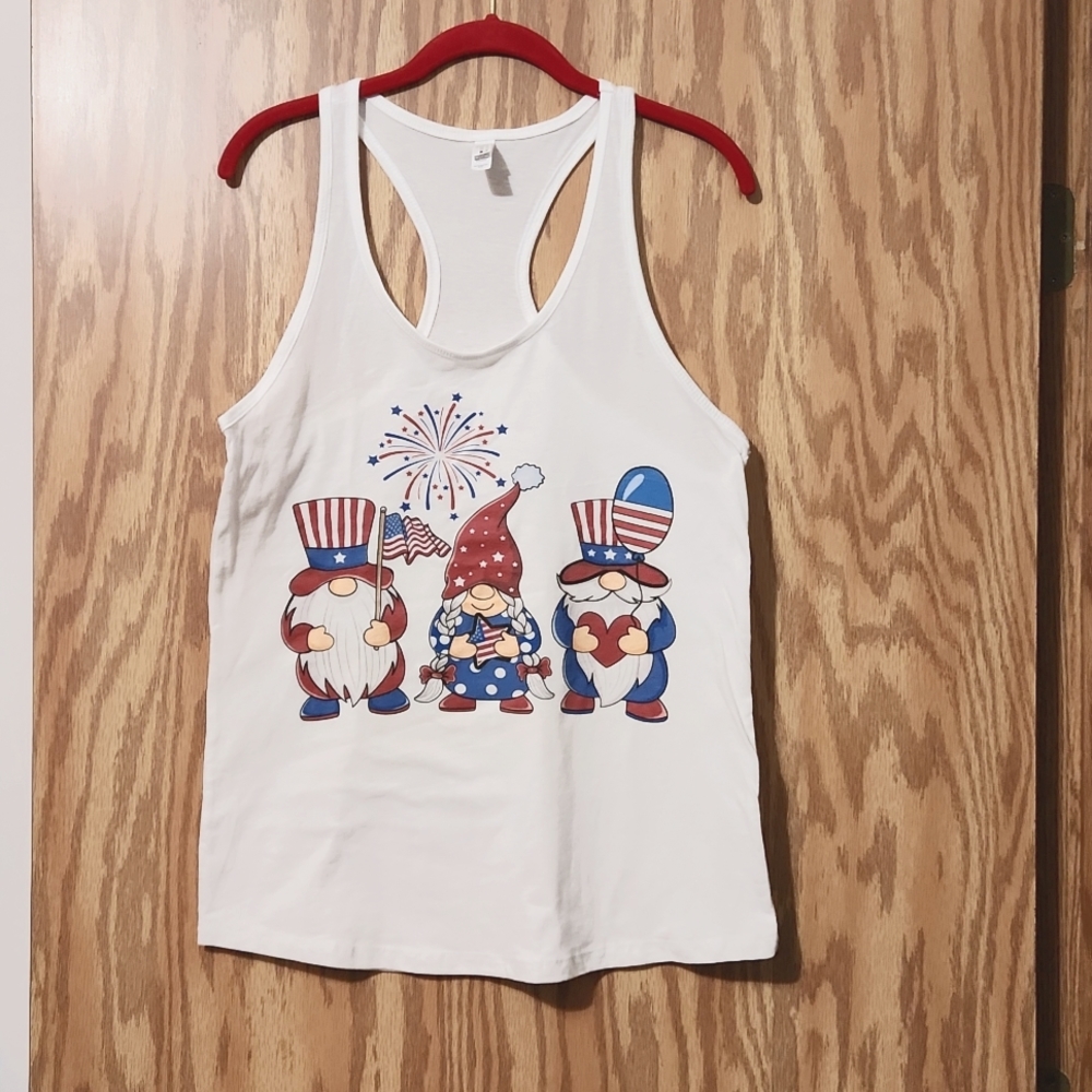 Womens racetrack gnome 4th July tshirt L